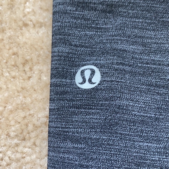 LIKE NEW Lululemon Wunder Under 25” Leggings - Picture 3 of 8